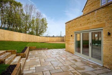 16 - Baddeley House - GL54 4NE - Web.jpg