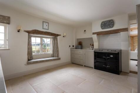 41 - Malt Cottage - GL7 5RY - Web.jpg