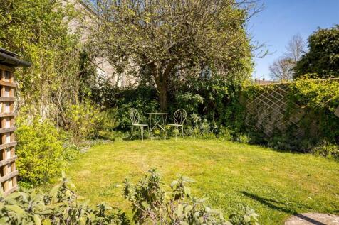 22 - Kates Cottage - GL54 3HE - Web.jpg