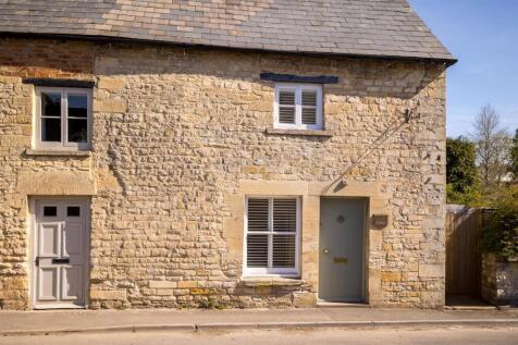 4 - Kates Cottage - GL54 3HE - Web.jpg