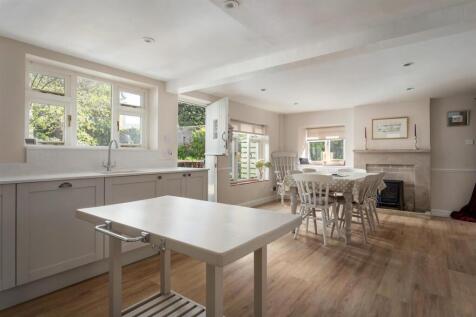 17 - Kates Cottage - GL54 3HE - Web - v2.jpg