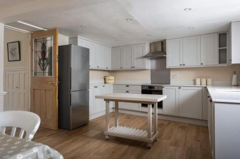 33 - Kates Cottage - GL54 3HE - Web - v2.jpg