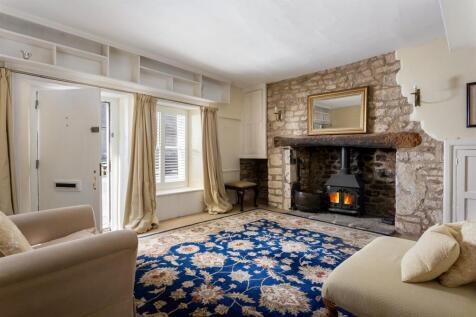 12 - Kates Cottage - GL54 3HE - Web - v2.jpg