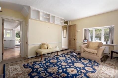 14 - Kates Cottage - GL54 3HE - Web - v2.jpg