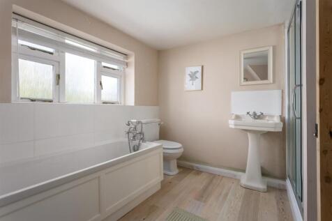 38 - Kates Cottage - GL54 3HE - Web - v2.jpg