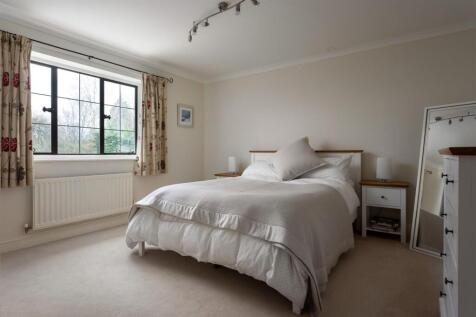 14 - Copper Beeches - GL6 6YE - Web.jpg