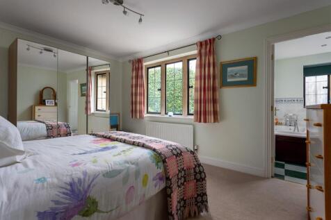 18 - Copper Beeches - GL6 6YE - Web.jpg