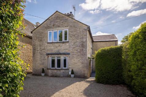 3 - Hilary Cottage - GL7 4HT - Web.jpg