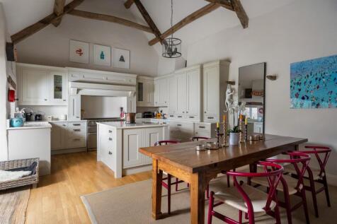 18 - Manor Farm - GL54 2ND - Web.jpg