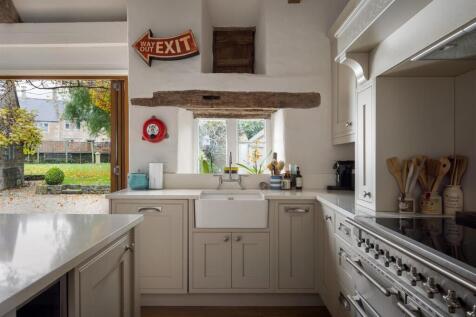 22 - Manor Farm - GL54 2ND - Web.jpg