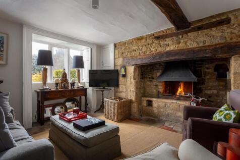 35 - Manor Farm - GL54 2ND - Web.jpg