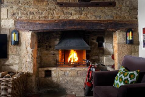 36 - Manor Farm - GL54 2ND - Web.jpg