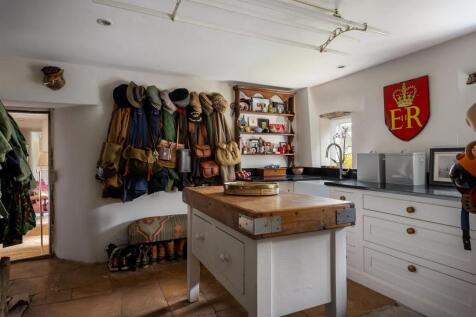 42 - Manor Farm - GL54 2ND - Web.jpg