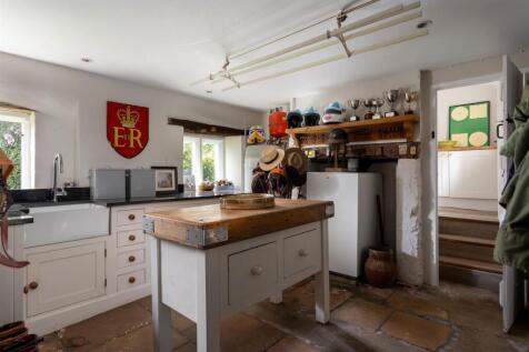 41 - Manor Farm - GL54 2ND - Web.jpg