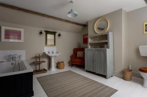 49 - Manor Farm - GL54 2ND - Web.jpg