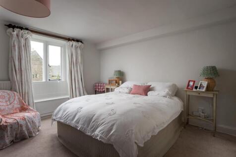 48 - Manor Farm - GL54 2ND - Web.jpg