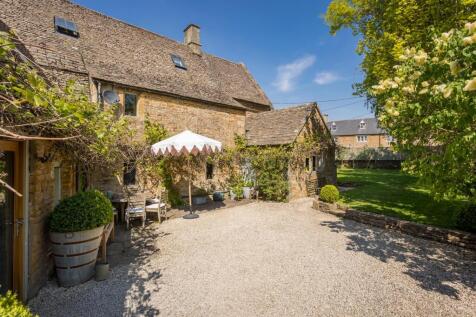 62 - Manor Farm - GL54 2ND - Web.jpg