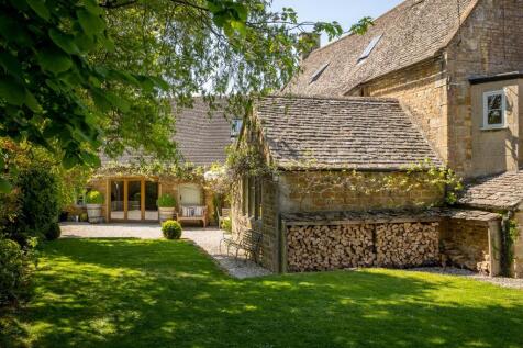 53 - Manor Farm - GL54 2ND - Web.jpg