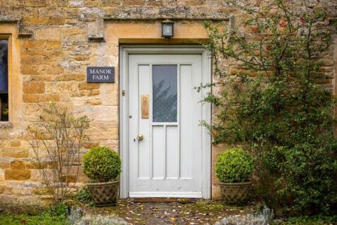 14 - Manor Farm - GL54 2ND - Web.jpg