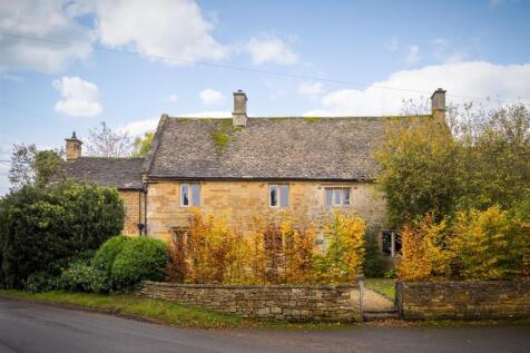 1 - Manor Farm - GL54 2ND - Web.jpg