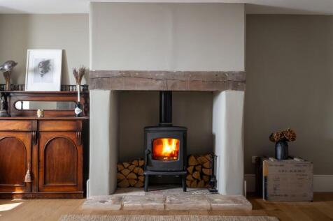 31 - Springview - GL8 8XX - Web.jpg