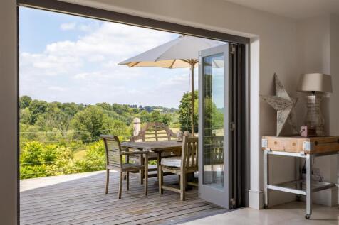 33 - Springview - GL8 8XX - Web.jpg
