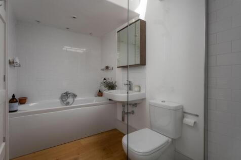 70 - Springview - GL8 8XX - Web.jpg