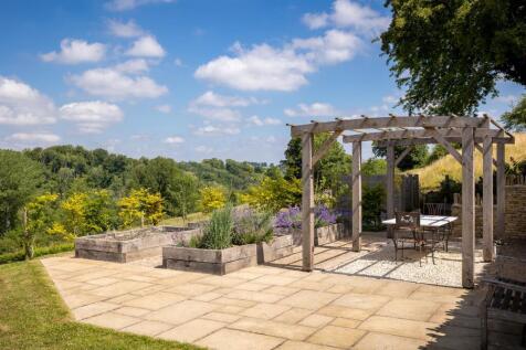 49 - Springview - GL8 8XX - Web.jpg