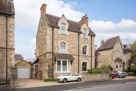 3 - 4 Victoria Road - GL7 1EN - Web.jpg