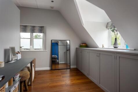 42 - Highfield House - GL54 4AA - Web.jpg