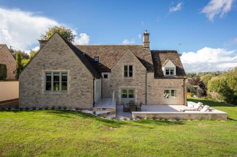 87 - Highfield House - GL54 4AA - Web.jpg