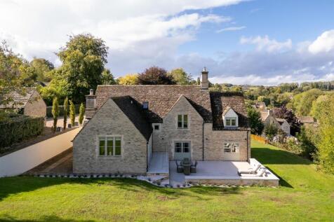 107 - Highfield House - GL54 4AA - Web.jpg