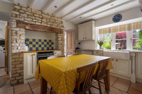 39 - Lavender Cottage - GL7 7AS - Web.jpg