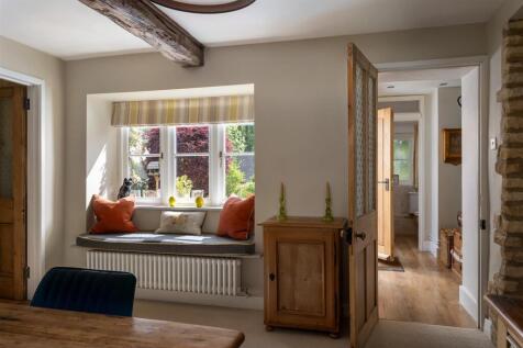 36 - Lavender Cottage - GL7 7AS - Web.jpg