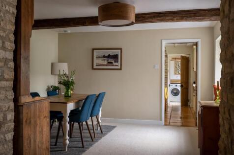 37 - Lavender Cottage - GL7 7AS - Web.jpg