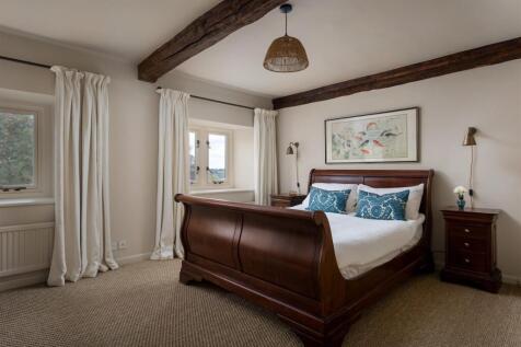 74 - High Barn - GL6 0QA - Web.jpg