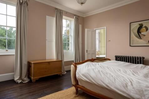 66 - Oakley House - GL5 5PQ - Web.jpg