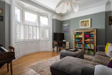 9 - 4 Victoria Road - GL7 1EN - Web.jpg