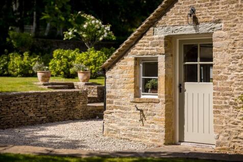 108 - 40-41 Barnsley - GL7 5EE - Web.jpg