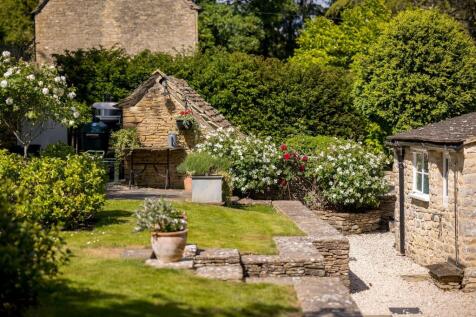 101 - 40-41 Barnsley - GL7 5EE - Web.jpg