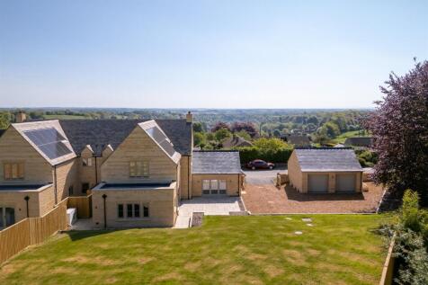 81 - Chaddesworth House - GL54 4NE - Web.jpg