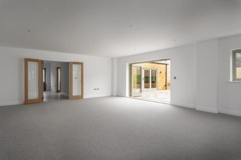 33 - Baddeley House - GL54 4NE - Web.jpg