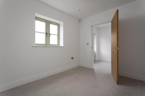 29 - Baddeley House - GL54 4NE - Web.jpg