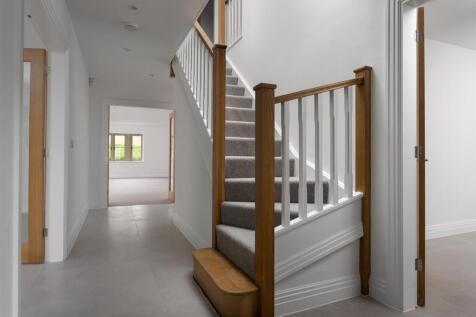 28 - Baddeley House - GL54 4NE - Web.jpg