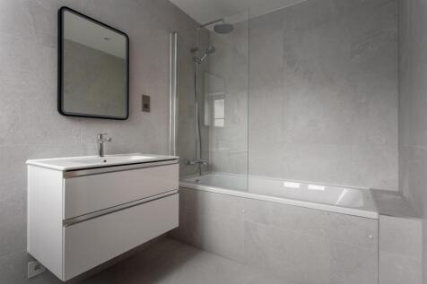 38 - Baddeley House - GL54 4NE - Web.jpg