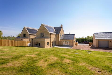 64 - Chaddesworth House - GL54 4NE - Web.jpg