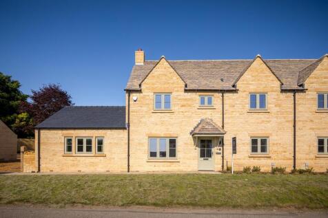 47 - Chaddesworth House - GL54 4NE - Web.jpg