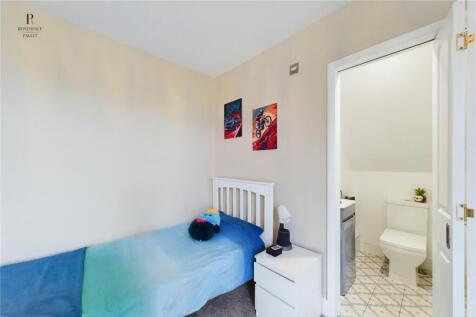 With Ensuite Wc