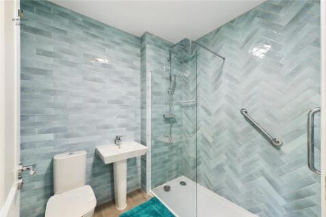 Family Shower Room
