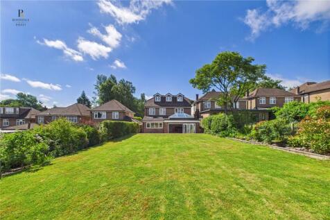80ft Rear Garden